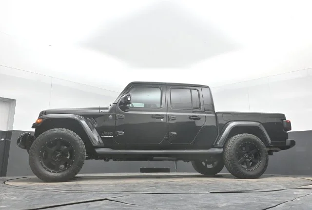 Used 2023 Black Clearcoat Jeep High Altitude image 45