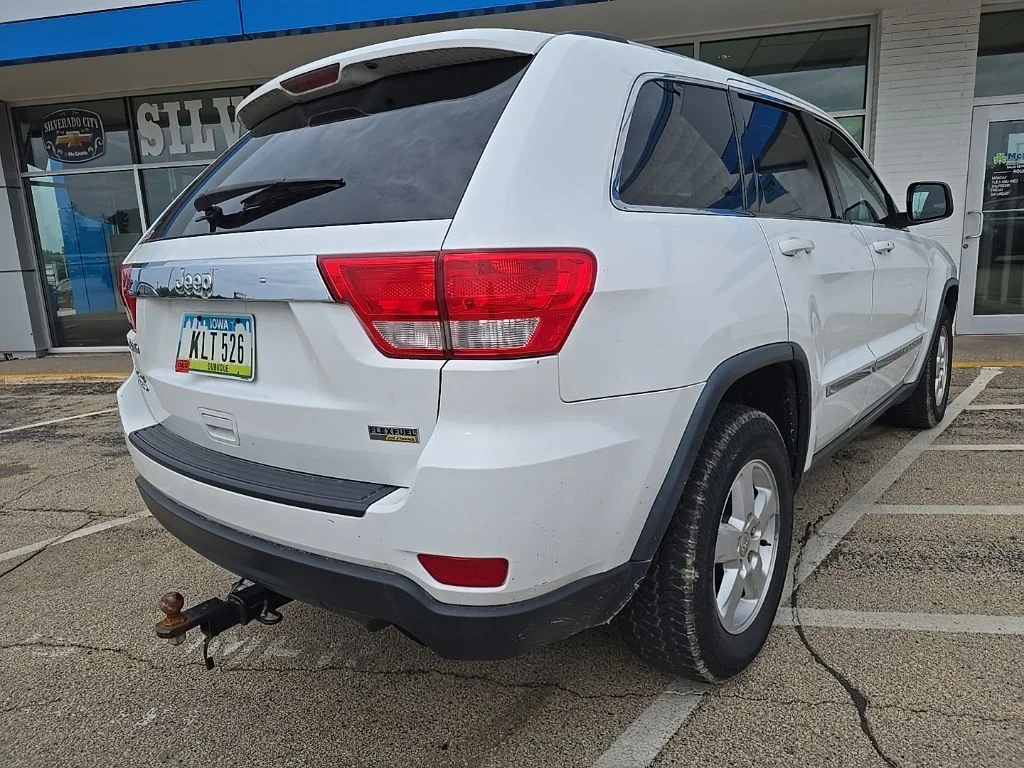 Used 2013 White Jeep Laredo image 5