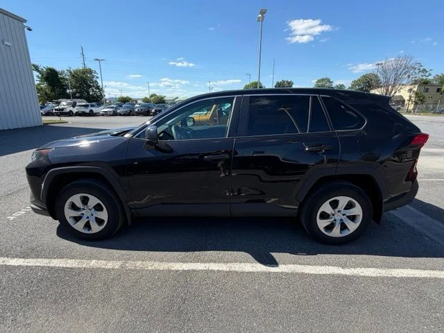 Used 2022 Midnight Black Metallic Toyota LE image 4