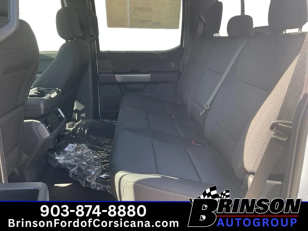 New 2026 Oxford White Ford XLT image 7