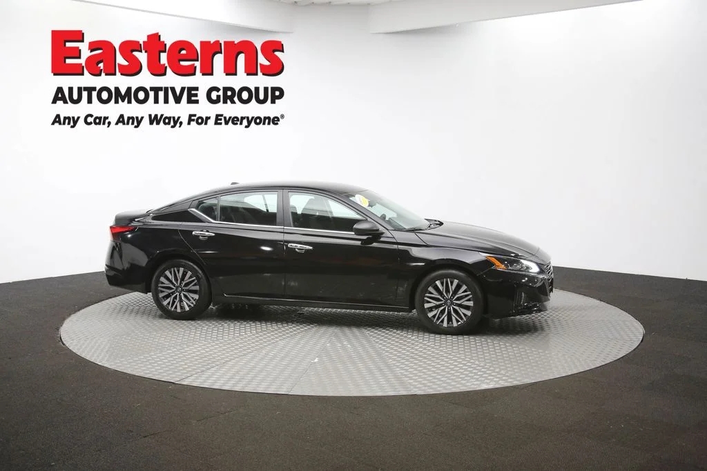 Used 2024 Black Nissan 2.5 SV image 44
