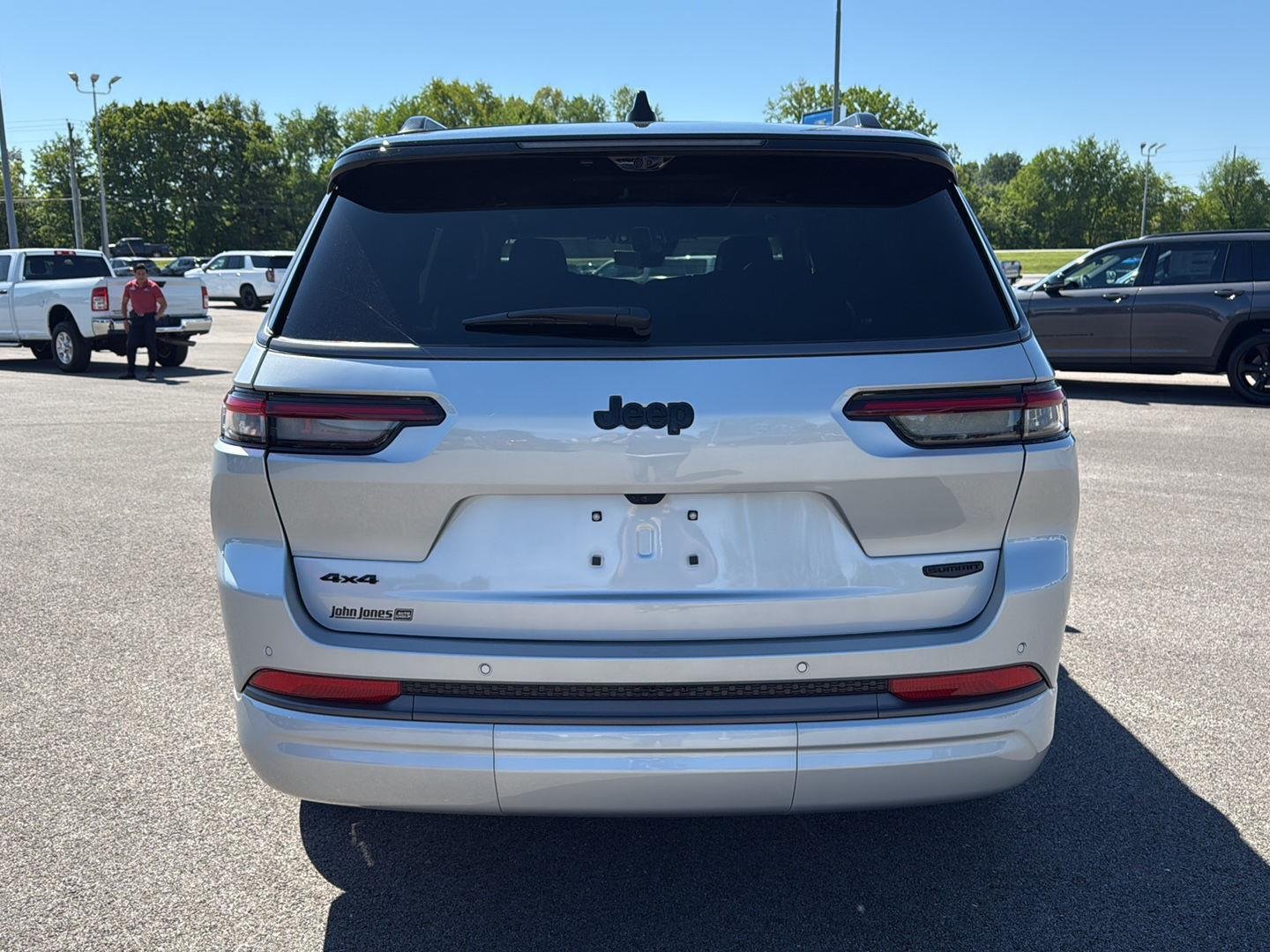 New 2026 Silver Zynith Exterior Paint Jeep Summit image 17