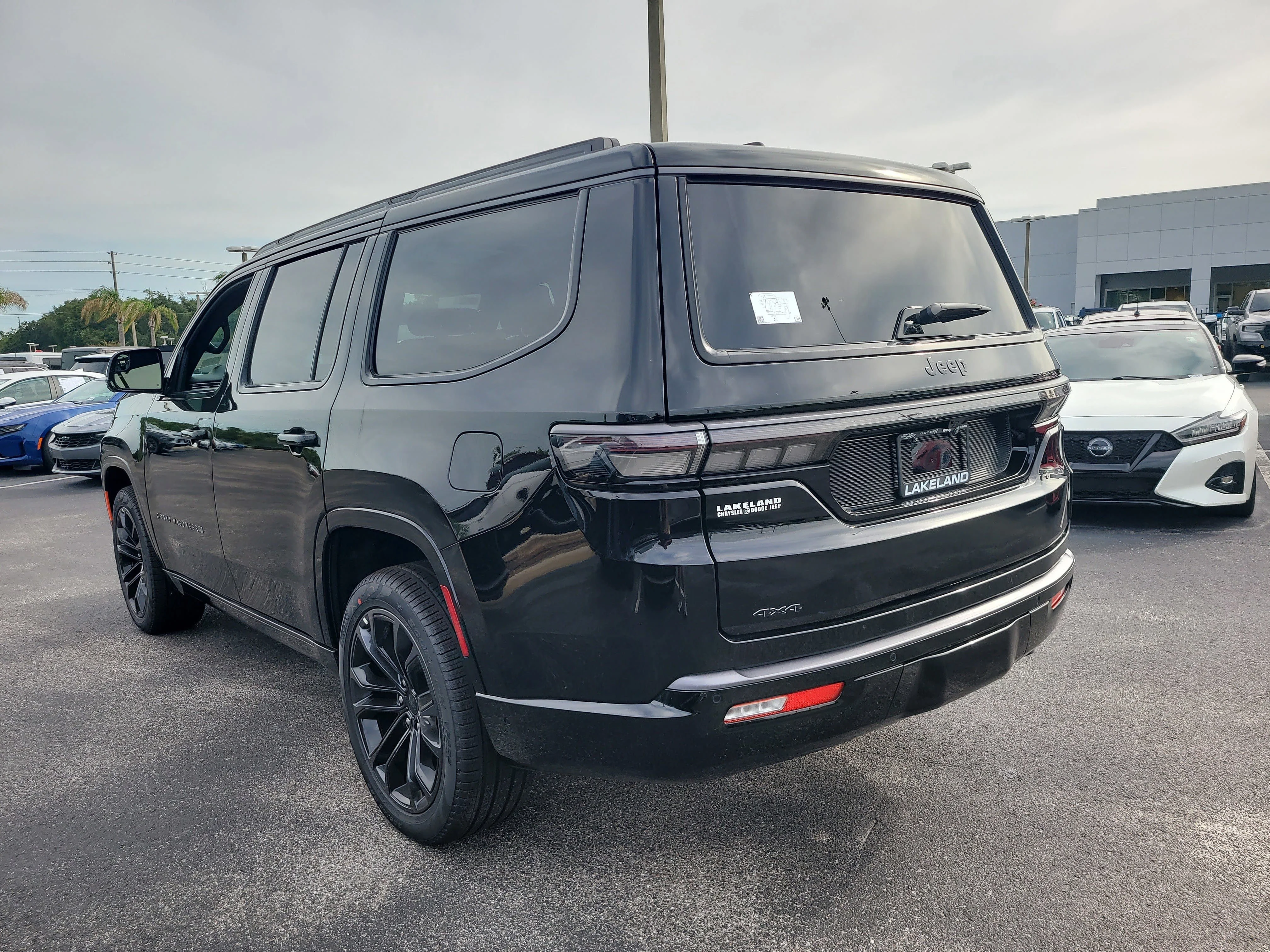 New 2026 High Gloss Black Jeep Summit Obsidian image 8