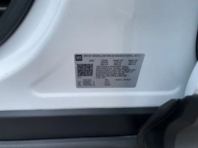Used 2022 Summit White GMC SLE image 24