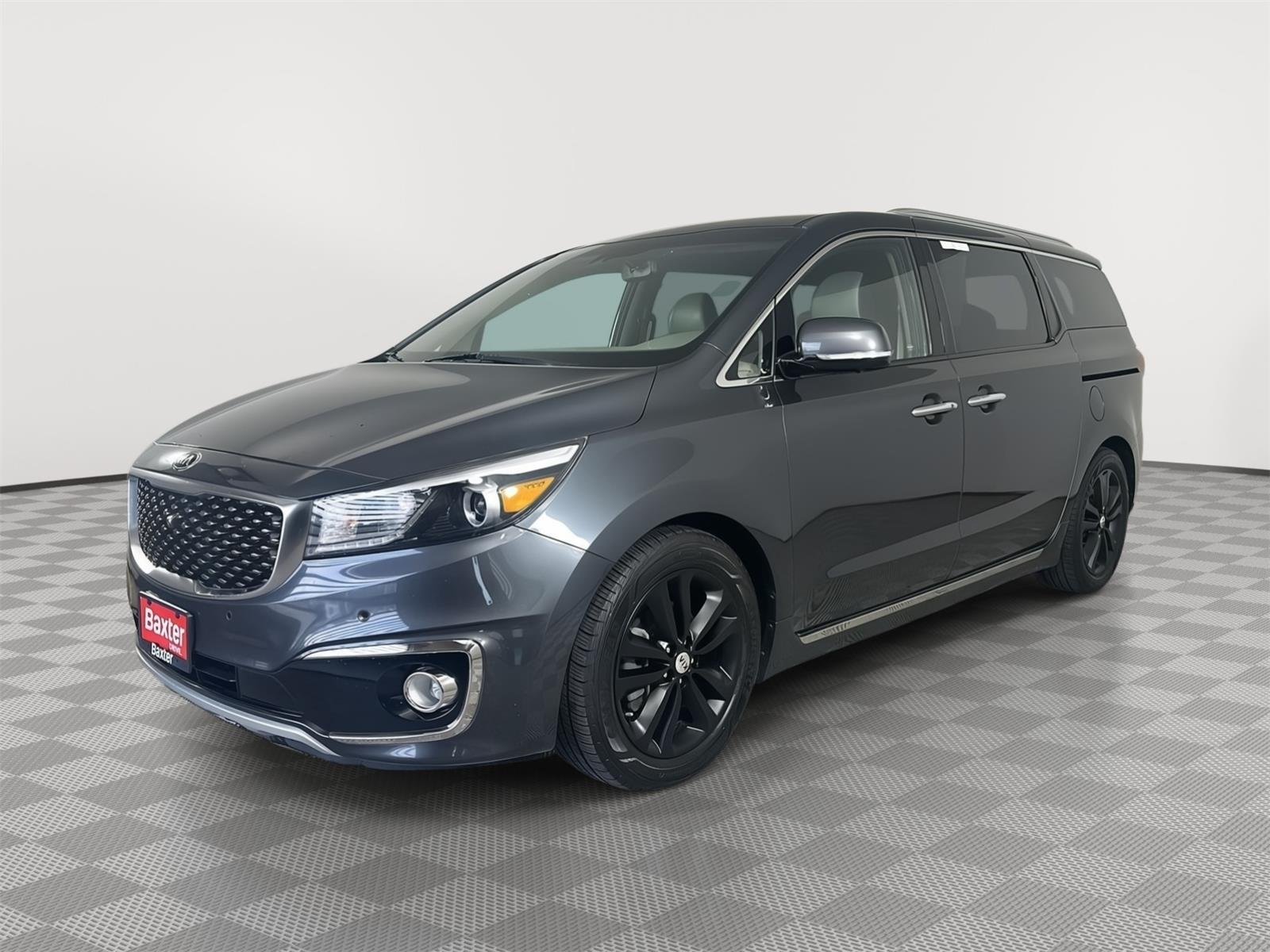 Used 2017 Platinum Graphite Kia SXL image 3