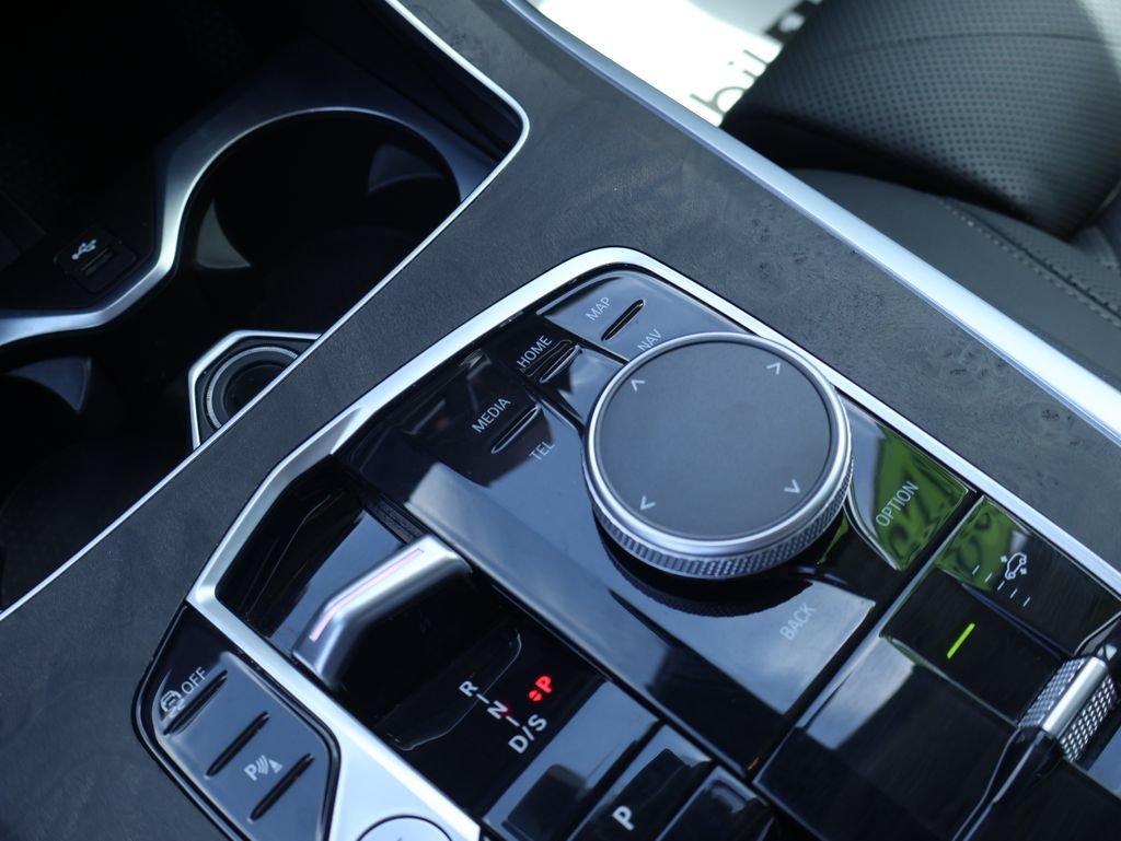 2025 BMW X7 40i - Photo 40