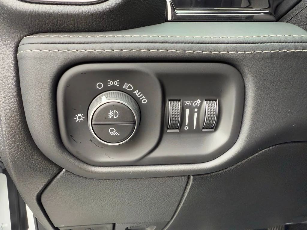 2026 RAM 3500 Limited - Photo 18