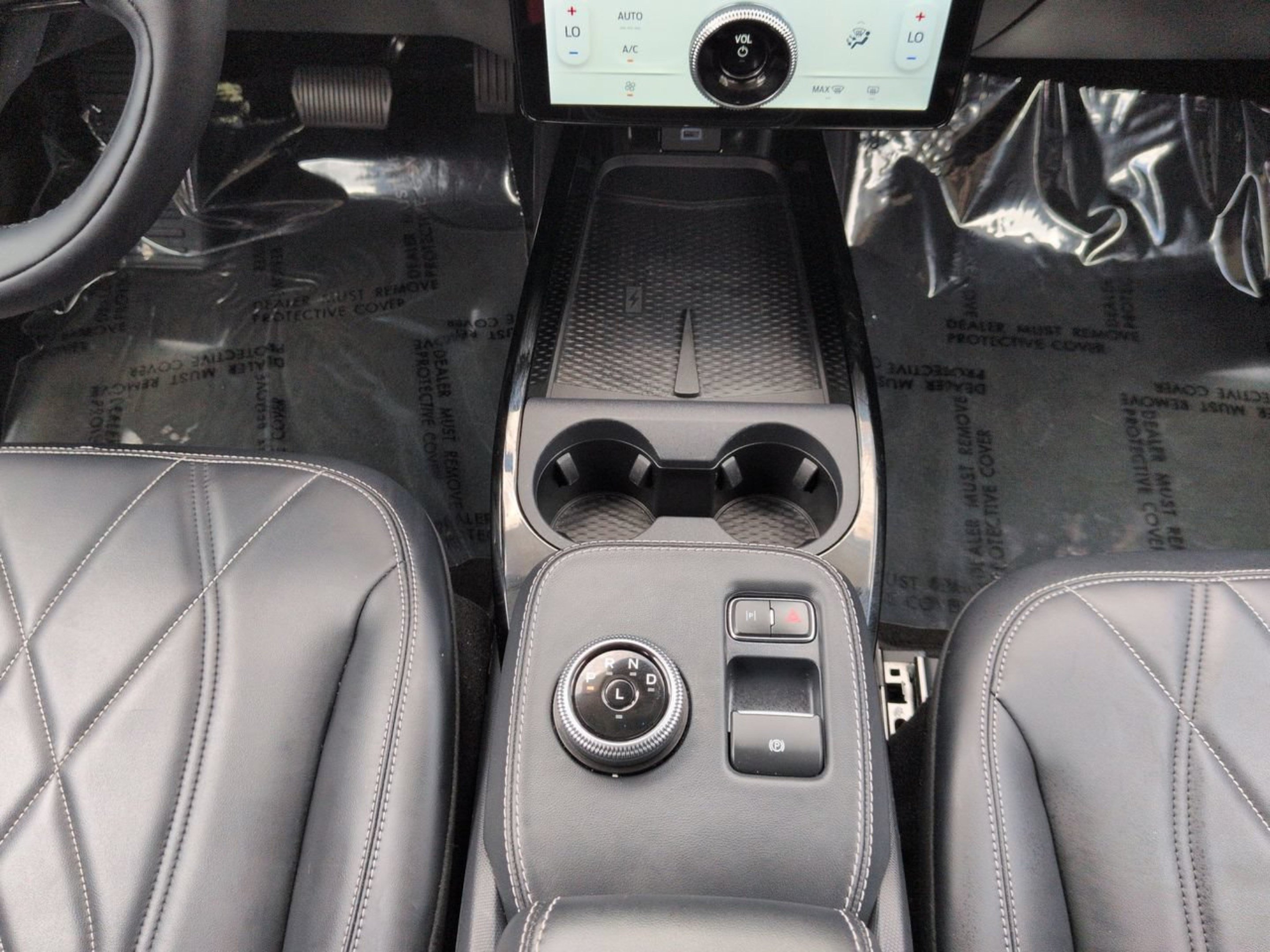 Used 2023 White Metallic Ford Select image 21