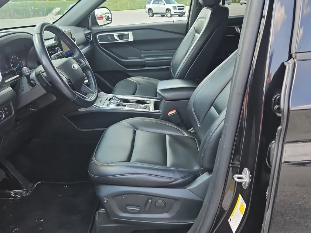Certified Used 2020 Black Ford XLT image 11