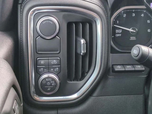 Used 2019 White GMC Denali image 21