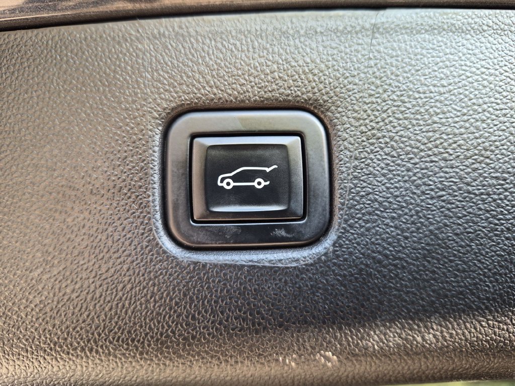 Used 2022 Gray Chevrolet LT image 33
