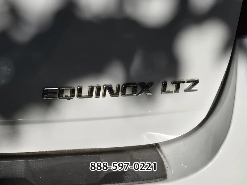 Used 2010 Summit White CHEVROLET LTZ image 4