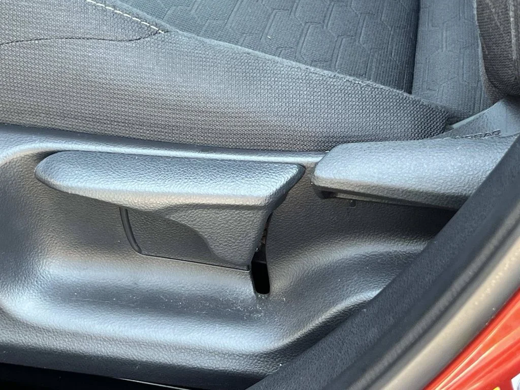Used 2019  Toyota SE image 23