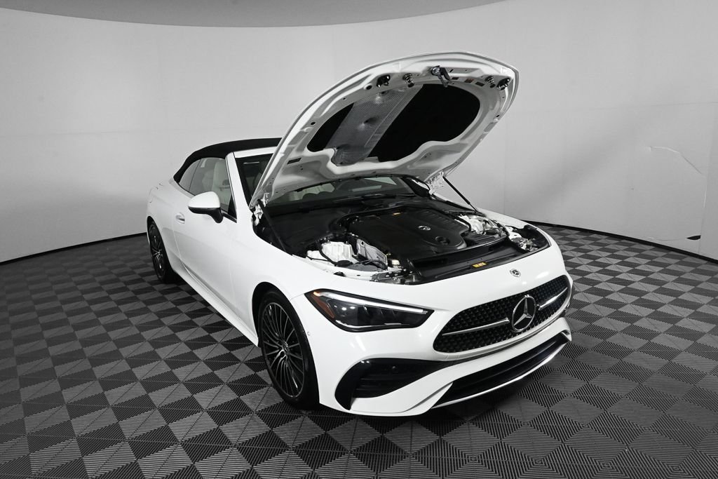 Certified Used 2024  Mercedes-Benz CLE 450 image 31