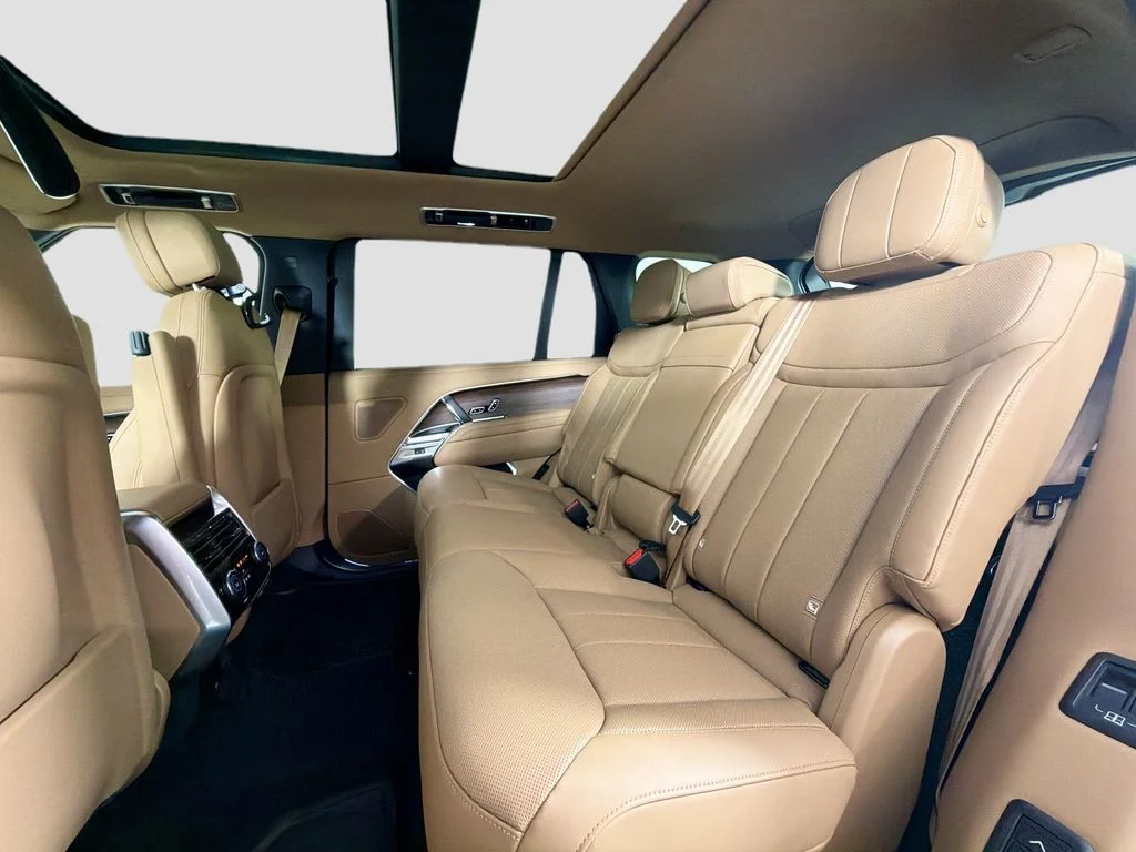 New 2026 Belgravia Green Land Rover SE LWB 7-Seats / V8 image 26