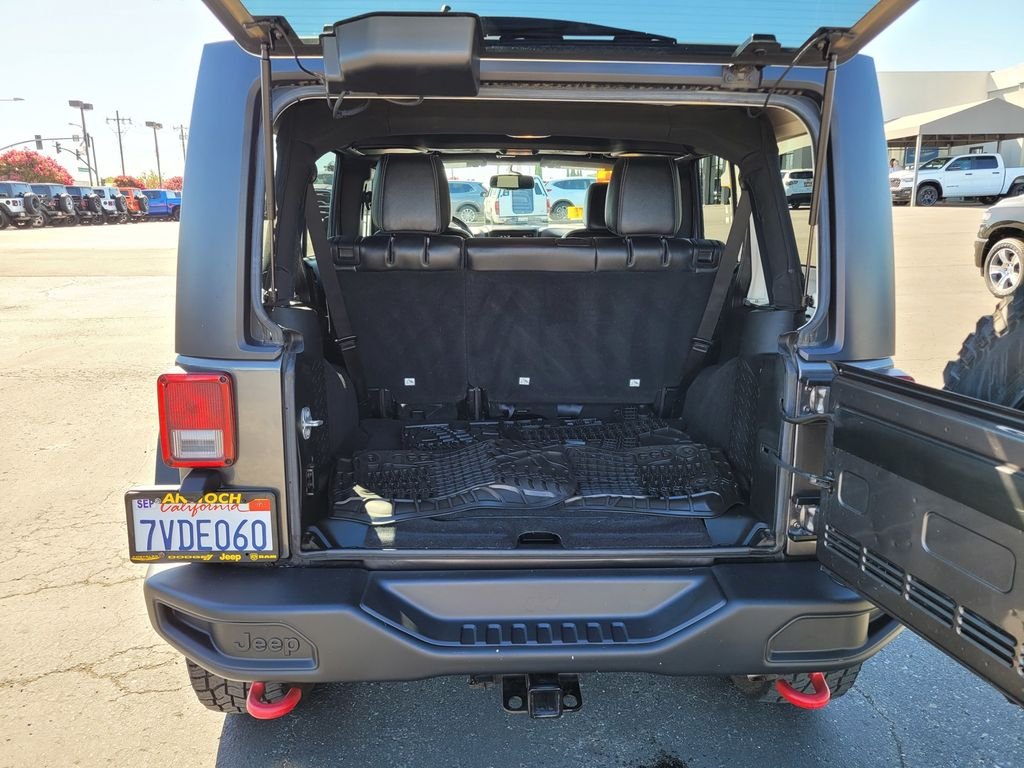 Certified Used 2016 Gray Jeep Unlimited Rubicon image 10