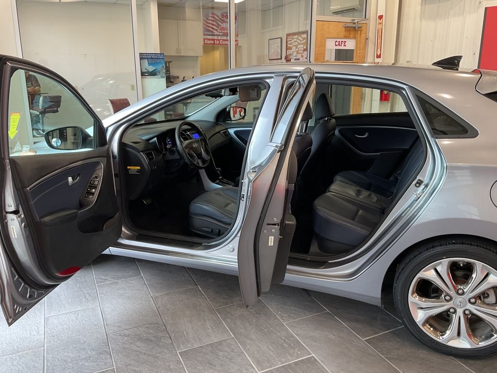 Used 2013 Gray Hyundai Base w/Blue image 9