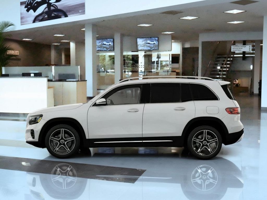 New 2026 Polar White Mercedes-Benz GLB 250 image 33