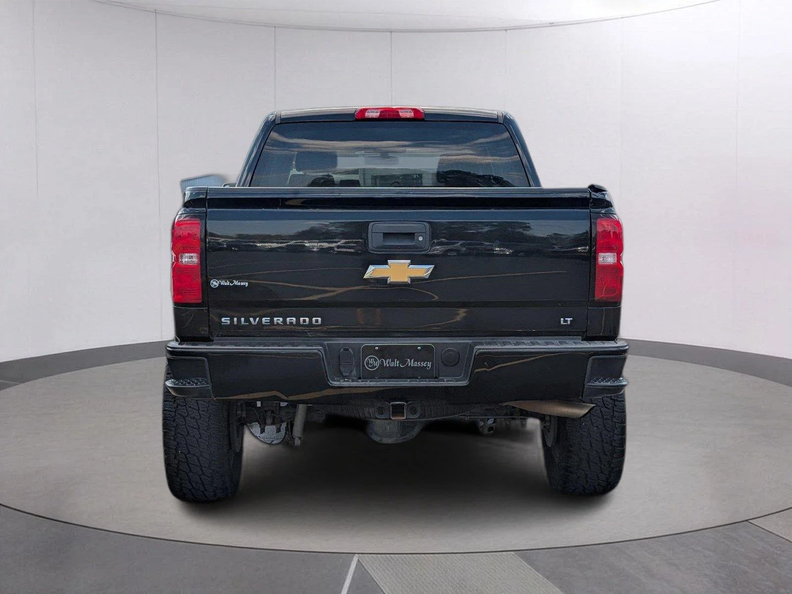 Used 2018 Black Chevrolet LT image 4