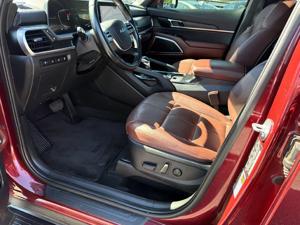 Used 2024 Red Kia EX image 9
