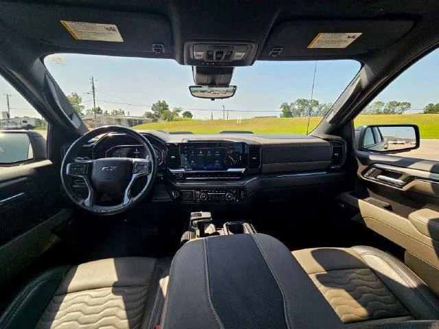 Used 2025 Black Chevrolet ZR2 image 12