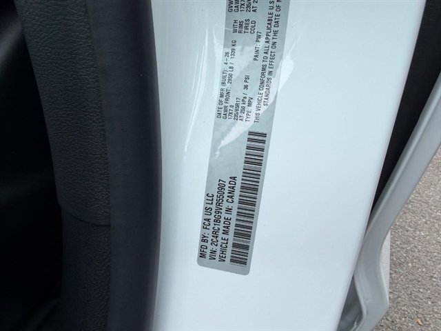 New 2027 Bright White Clear-Coat Paint Chrysler Select image 26