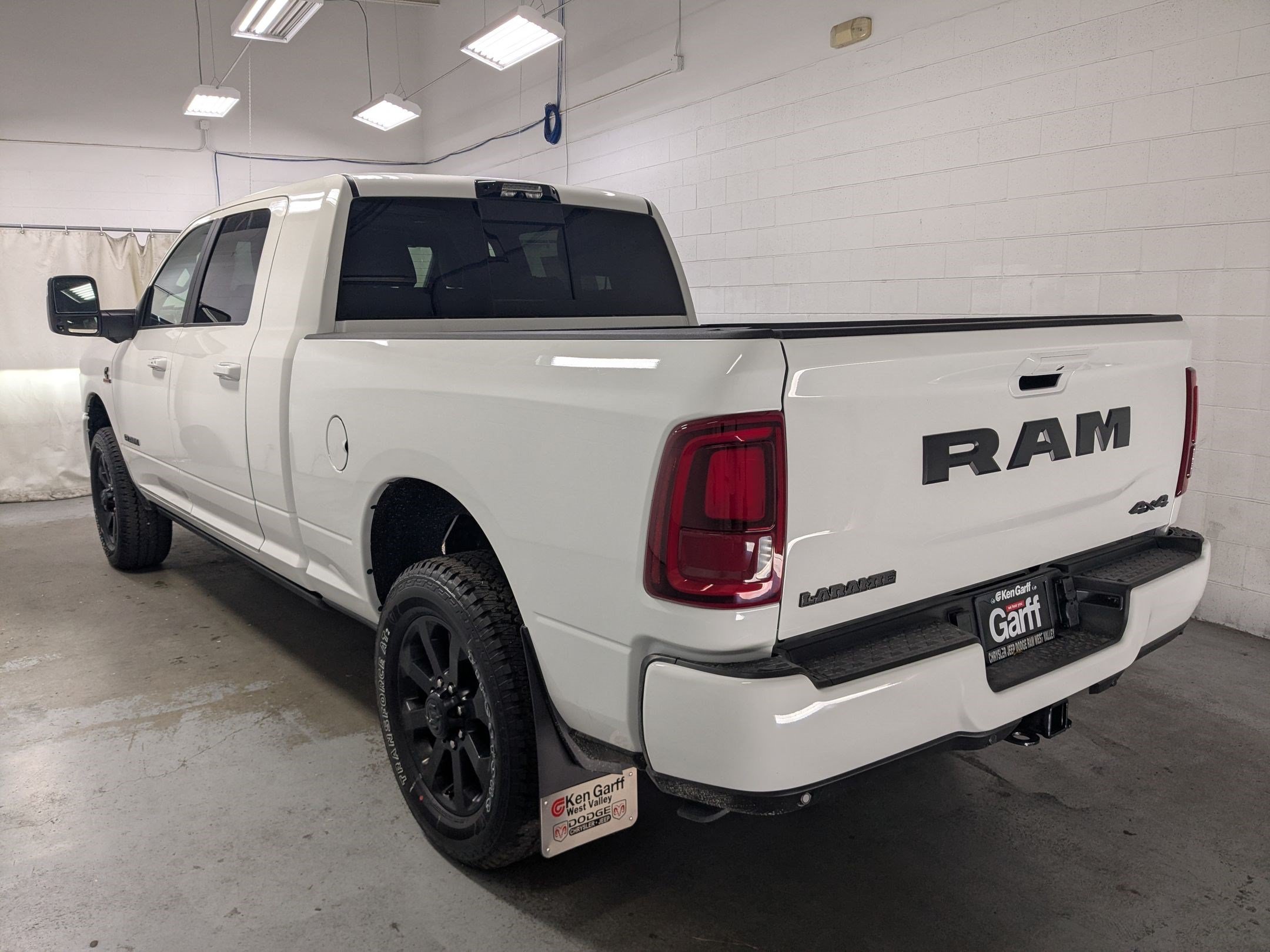 New 2026 Bright White Clear-Coat Exterior Paint RAM Laramie image 7