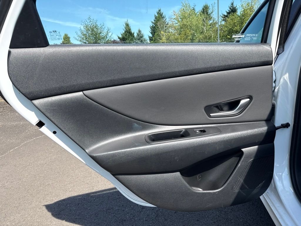 Used 2023 Lunar White Hyundai Limited image 18