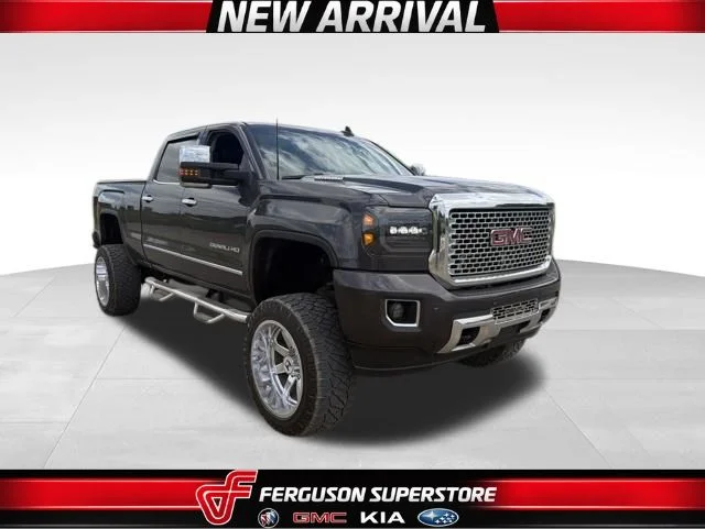 2015 GMC Sierra 4WD Crew Cab Short Box's photo