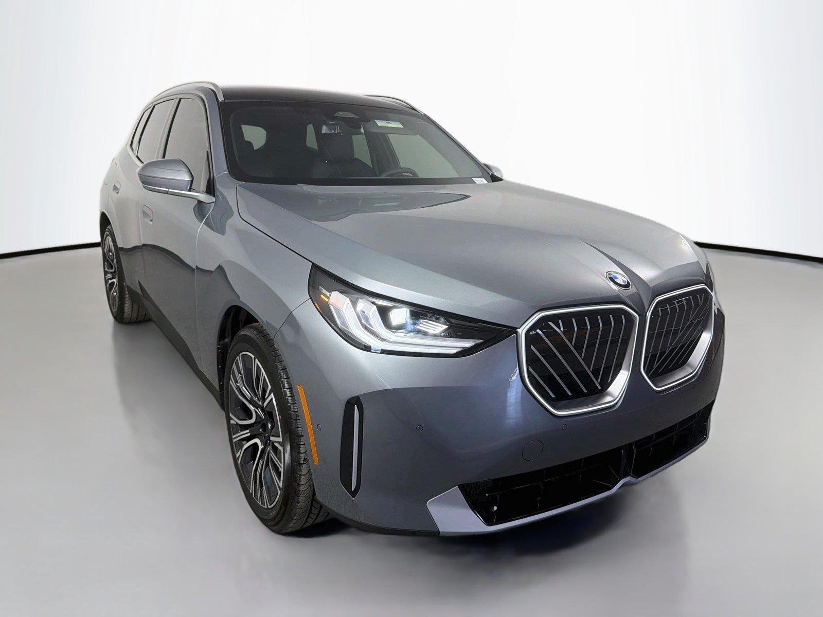New 2026 Skyscraper Grey Metallic BMW 30 xDrive image 3