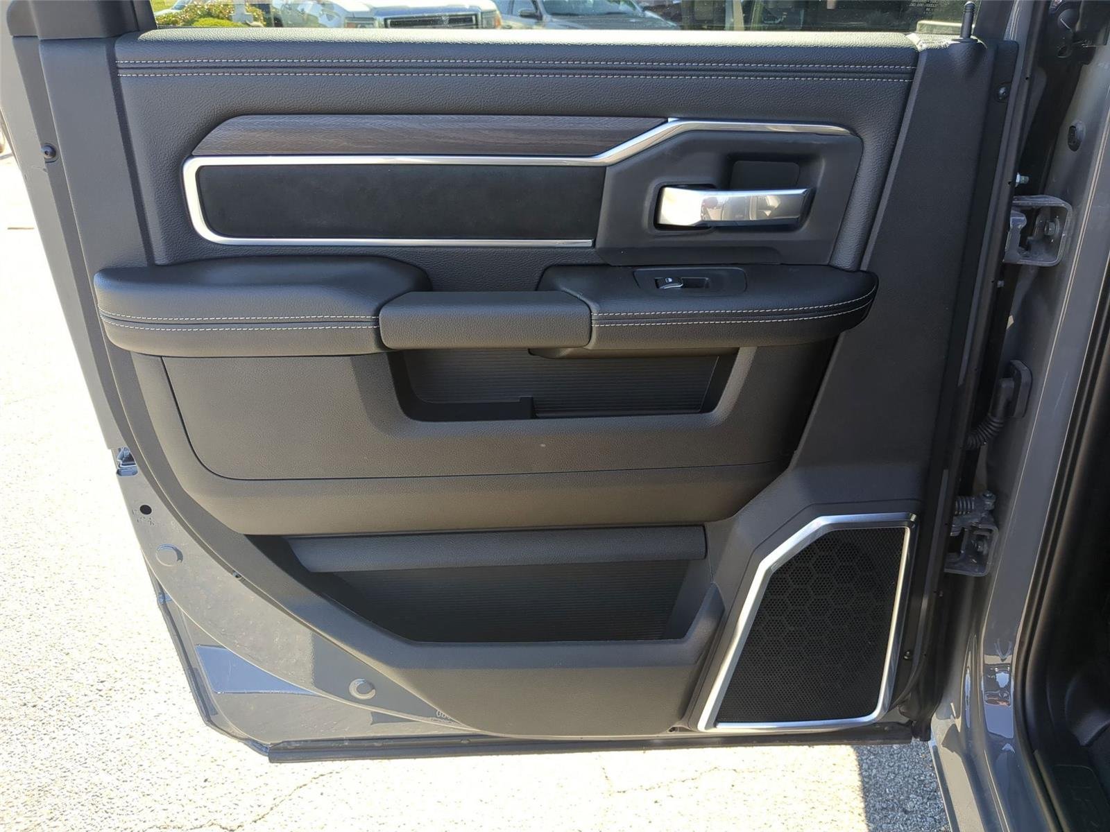 New 2026 Ceramic Gray Clear-Coat Exterior Paint RAM Laramie image 24