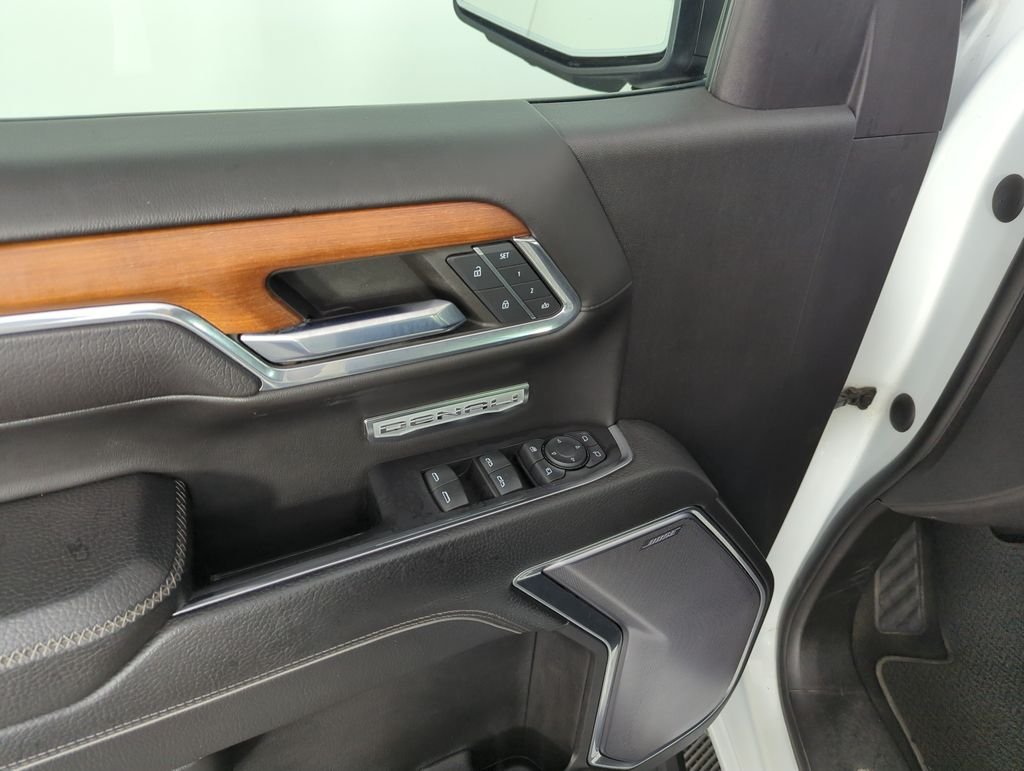 Used 2023 White GMC Denali image 18