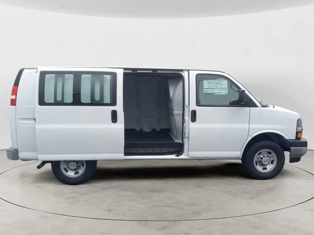 2025 Chevrolet Express Cargo Work Van - Photo 6