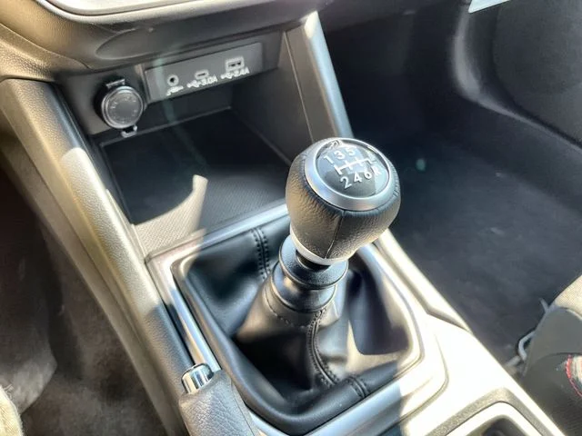 New 2026 CERAMIC WHITE Subaru Base image 21