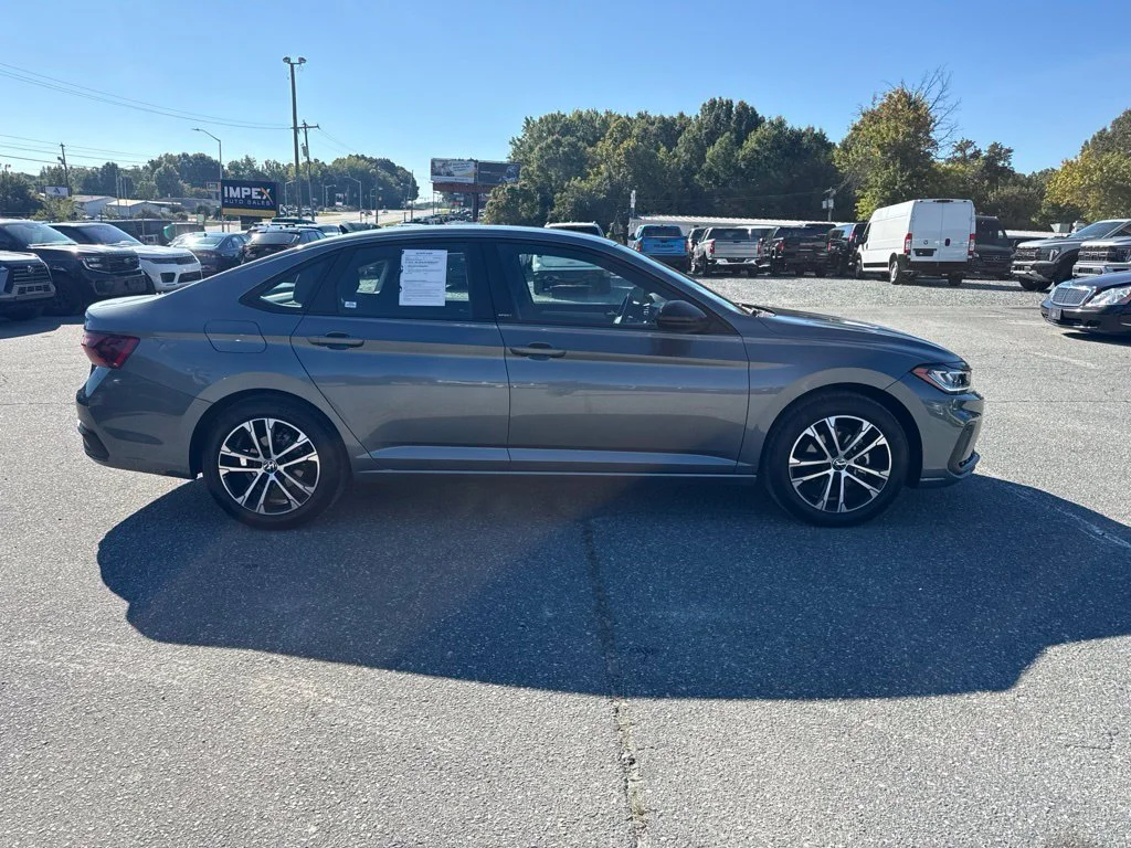 Used 2025 Gray Volkswagen 1.5T Sport image 6