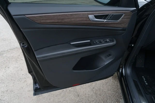 2024 Volkswagen Atlas SEL - Photo 14