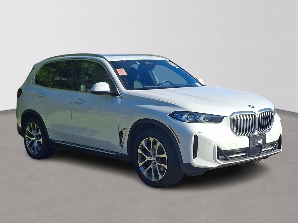 Used 2025 White Metallic BMW xDrive40i image 3