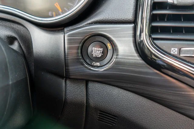 Used 2019 Gray Jeep Altitude image 25