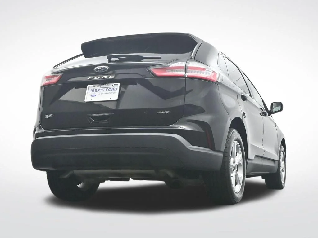 Used 2023 Black Metallic Ford SE image 44