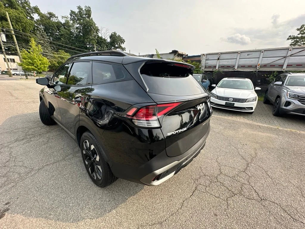 Used 2023 Black Kia X-Line image 4