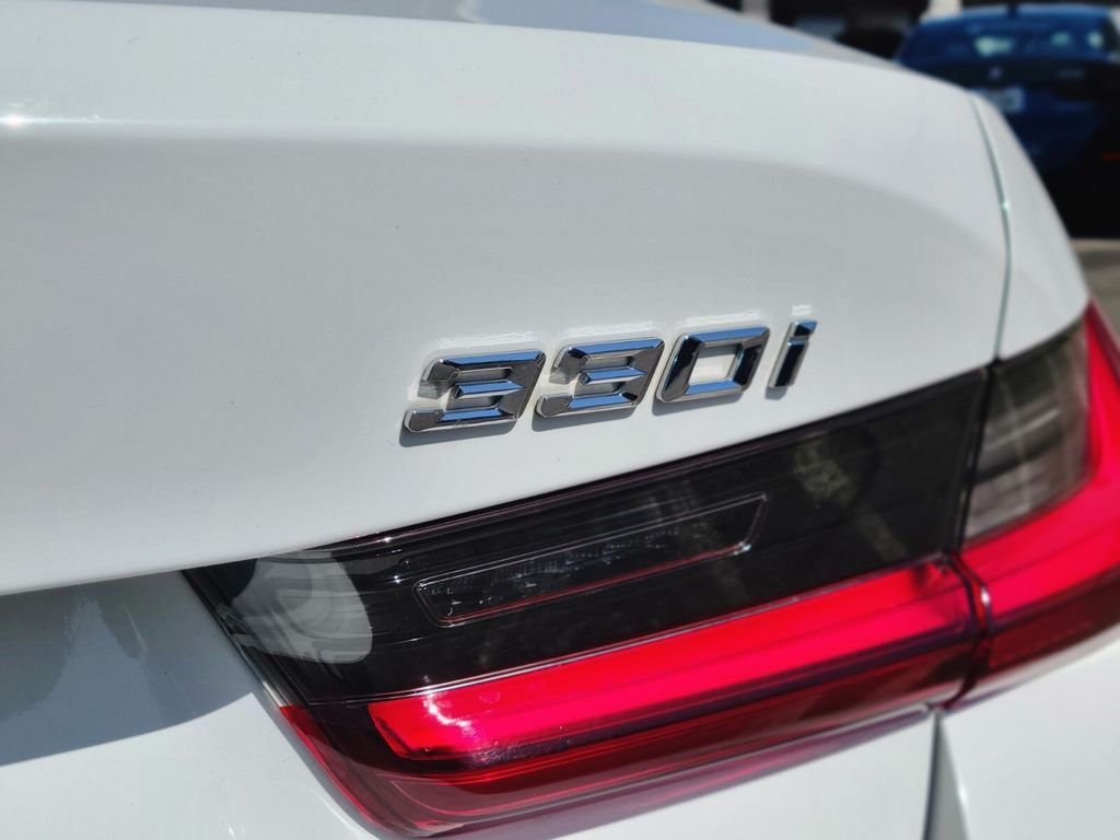 Used 2023 White BMW 330i xDrive image 13