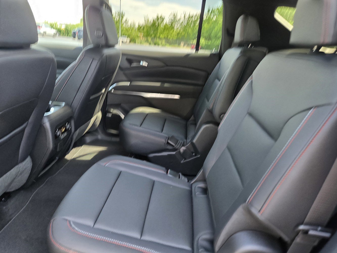 2026 Chevrolet Traverse Z71 - Photo 18
