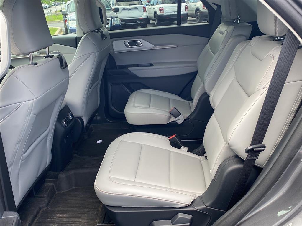 Used 2025 Carbonized Gray Ford Active image 3