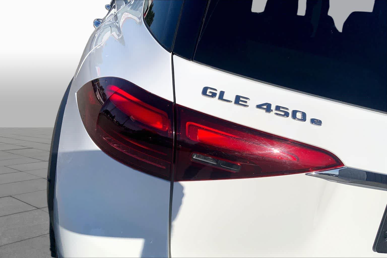 Certified Used 2024 Polar White Mercedes-Benz GLE 450e Plug-In Hybrid image 27