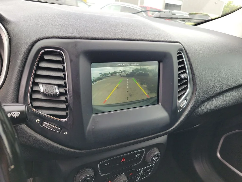 Used 2020 Gray Jeep Latitude image 23