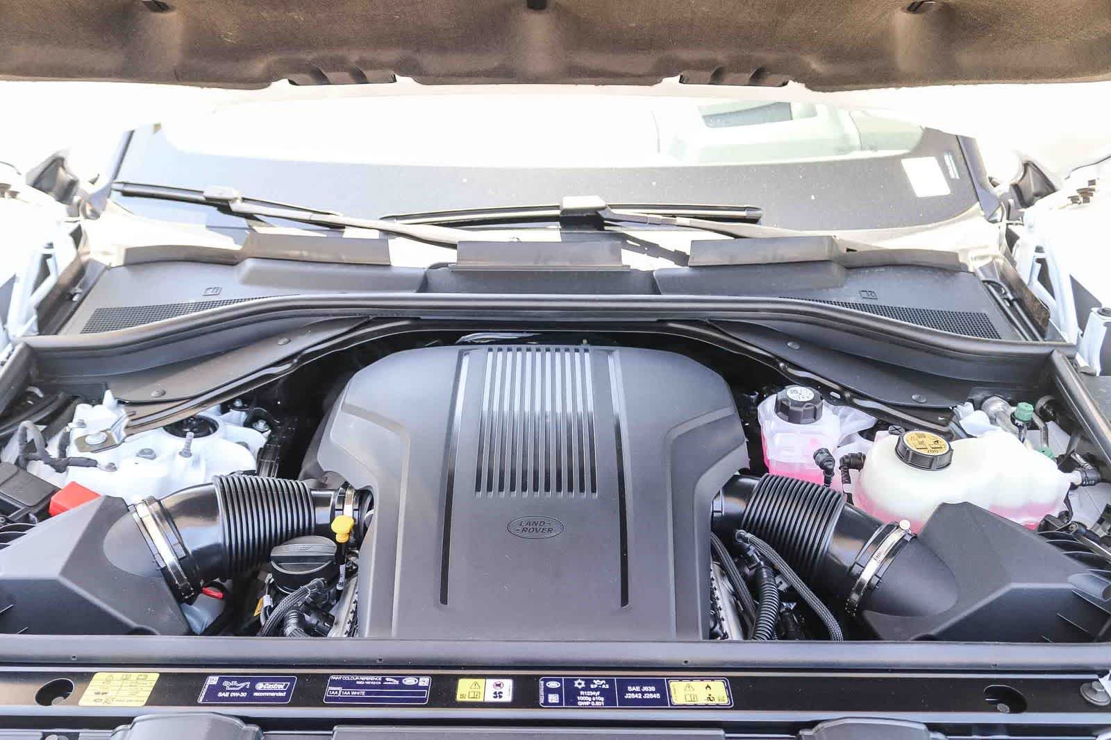 New 2026 Fuji White Land Rover SE image 27