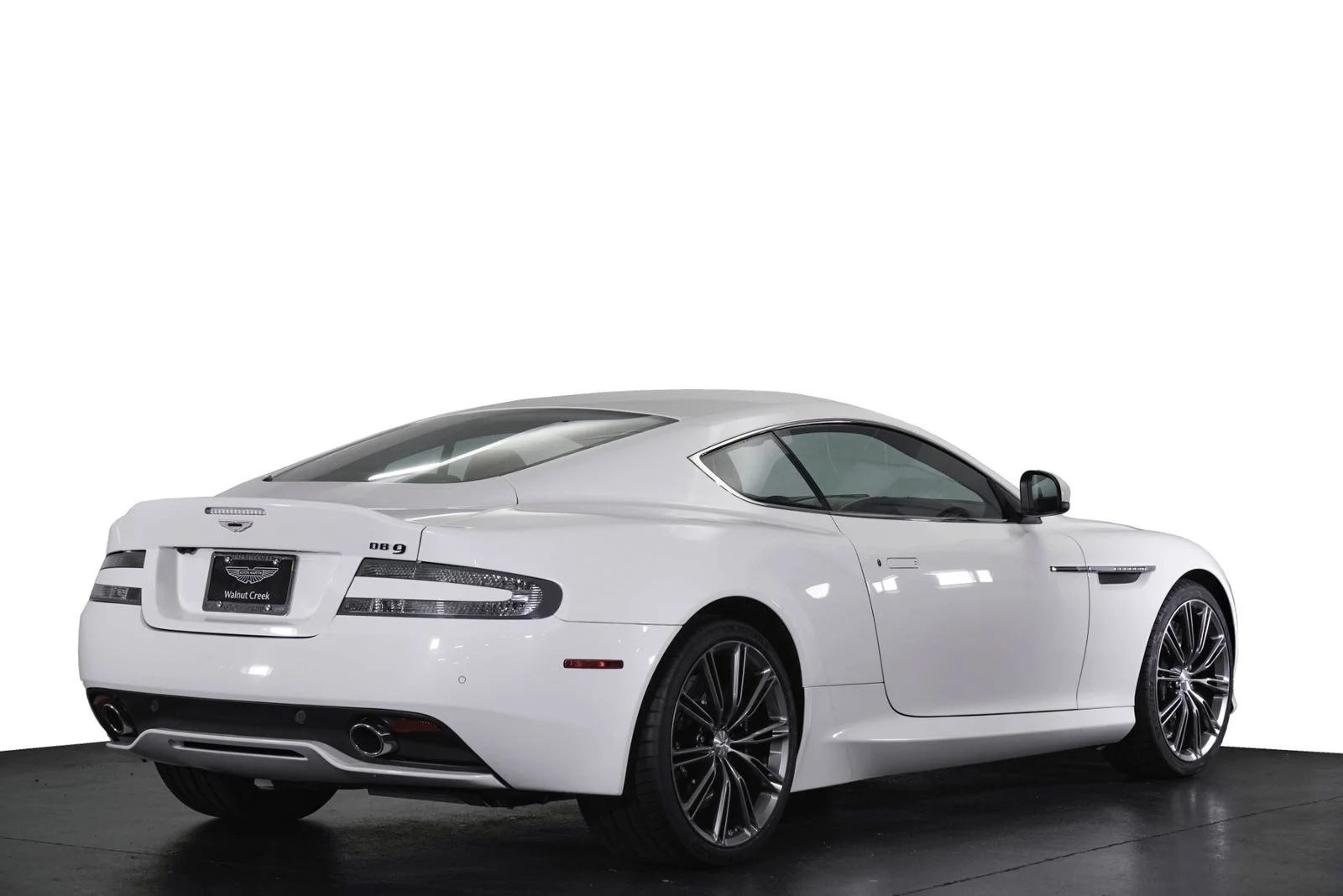 Used 2015 White Aston Martin  image 32