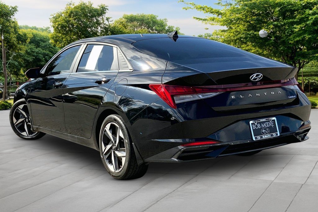 Used 2023 Black Hyundai Limited image 4