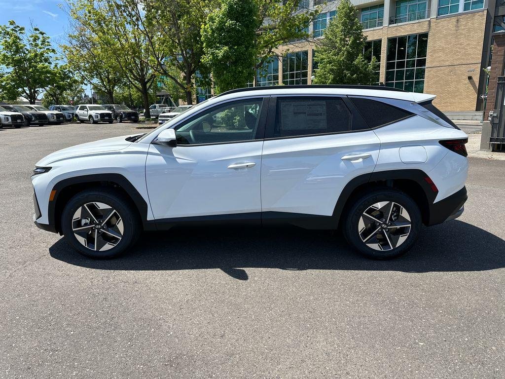 New 2026 White Hyundai SEL AWD image 3