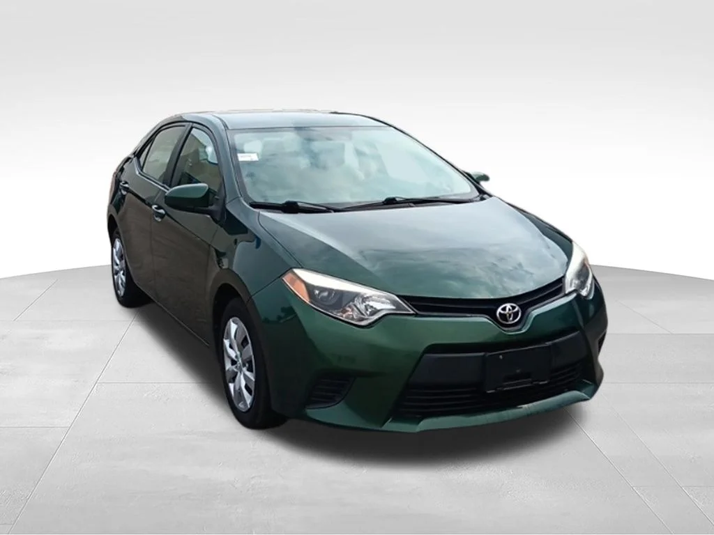 Used 2014 4Evergreen Mica Toyota LE image 9